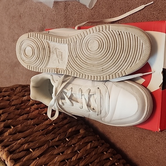 NIKE Tennis shoes - Picture 4 of 6